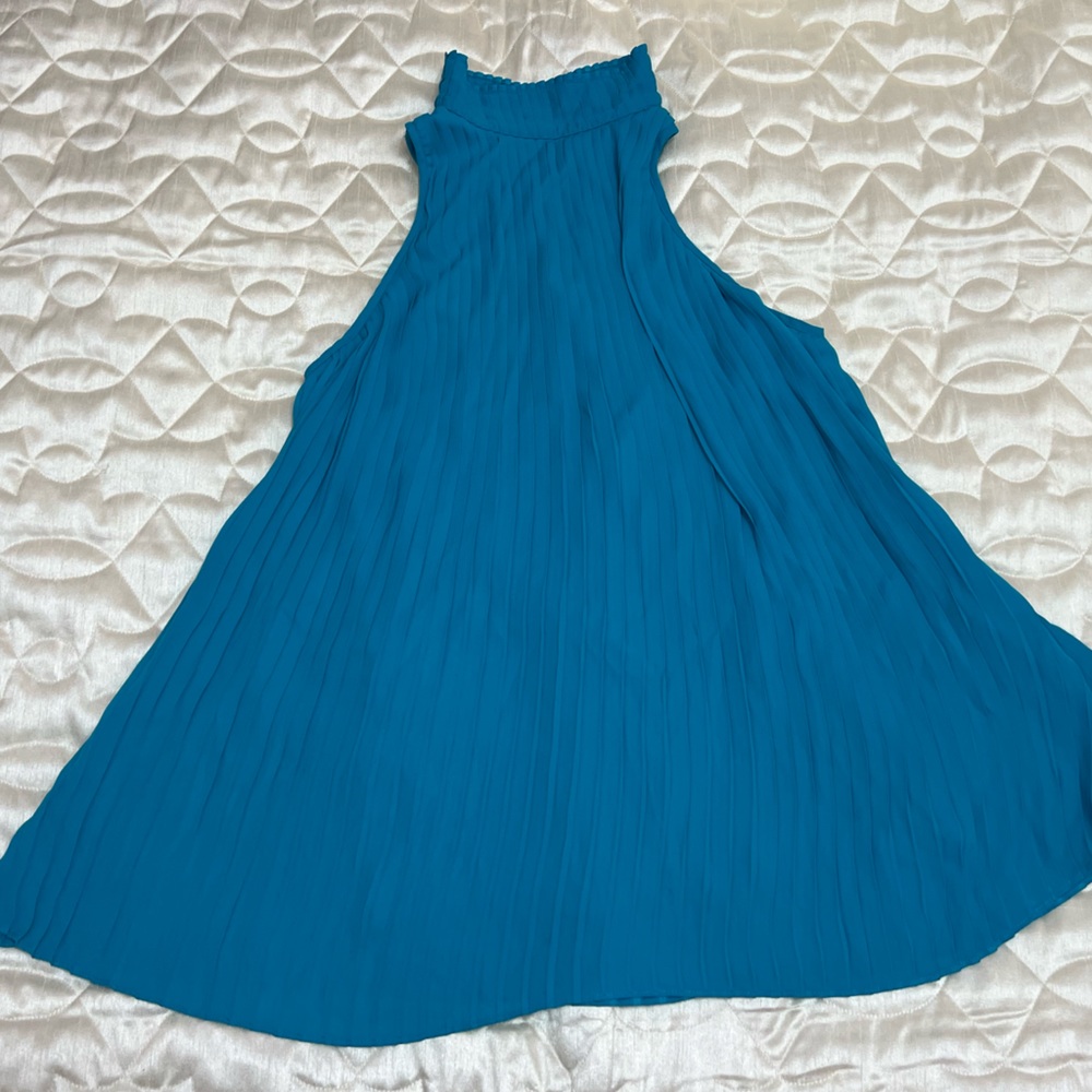 Worthington Sleeveless Elegant Blouse Turtle Neck Women’s Small Top Flowy Fabric